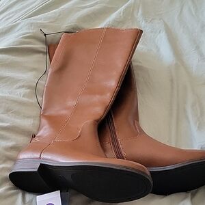 NWT - Universal Thread- Classic Tall Women's Brown Leather Boots Size 6